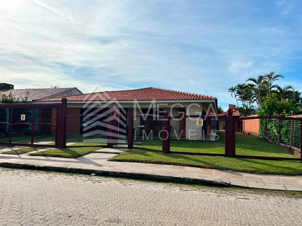Casa 3 dormitórios para venda, Centro em Xangri-lá | Ref.: 10351