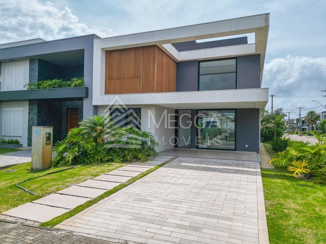 Casa em Condomínio 4 dormitórios para temporada, Centro em Xangri-lá | Ref.: 6751