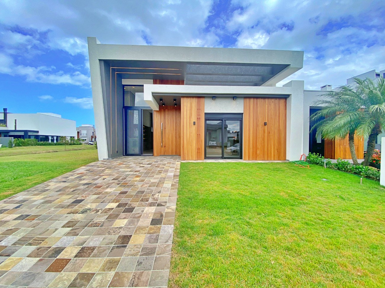 Casa em Condomínio 4 dormitórios para venda, Centro em Xangri-lá | Ref.: 7673